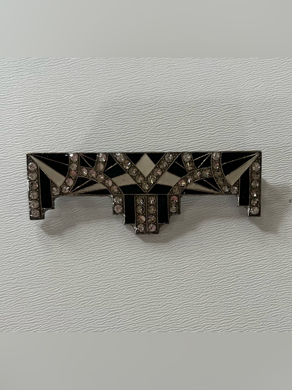 1930s French Pierre Bex Art Deco odillon brooch w/ enamel & rhinestones.